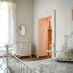 فندق مبيت وإفطار Maison La Mitra - Dimore Partenopee