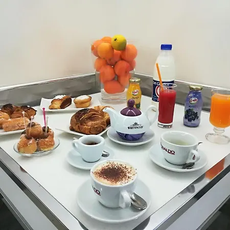 Alojamento de Acomodação e Pequeno-almoço Maison La Mitra - Dimore Partenopee 4*