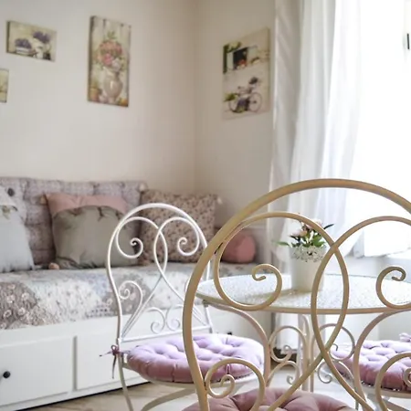 Maison La Mitra - Dimore Partenopee Bed & Breakfast 4*