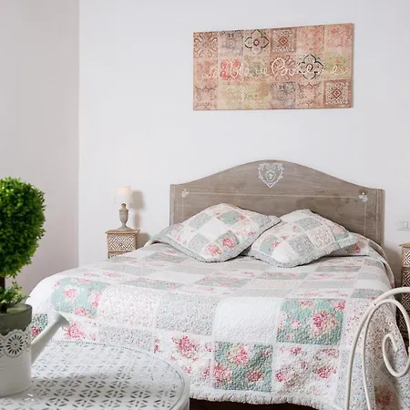 Maison La Mitra - Dimore Partenopee Bed & Breakfast 2*