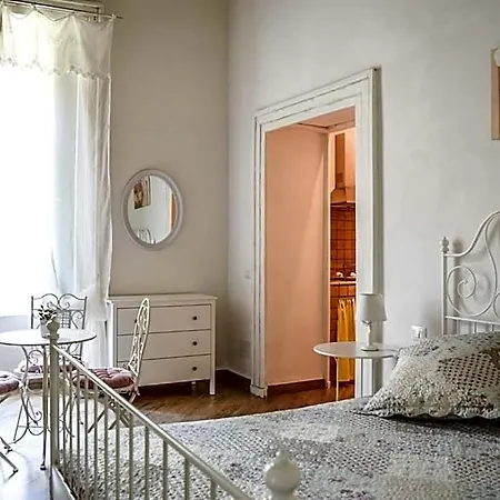Alojamento de Acomodação e Pequeno-almoço Maison La Mitra - Dimore Partenopee 4*