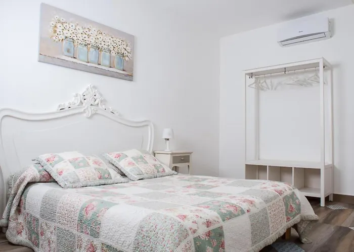 Maison La Mitra - Dimore Partenopee Bed & Breakfast 4*