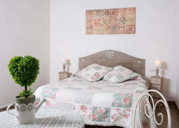 Maison La Mitra - Dimore Partenopee Bed & Breakfast 4*