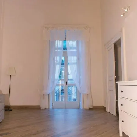 فندق مبيت وإفطار Maison La Mitra - Dimore Partenopee