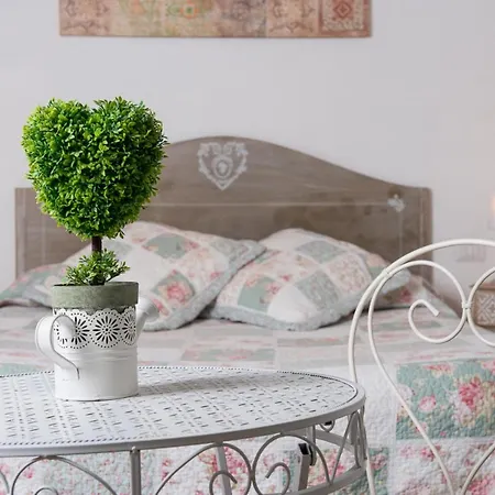 فندق مبيت وإفطار Maison La Mitra - Dimore Partenopee نابولي