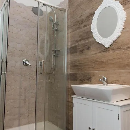 فندق مبيت وإفطار Maison La Mitra - Dimore Partenopee 4*