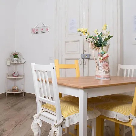 Maison La Mitra - Dimore Partenopee 4* 나폴리